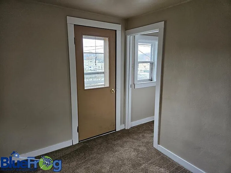 311 Main Ave — Photo 4
