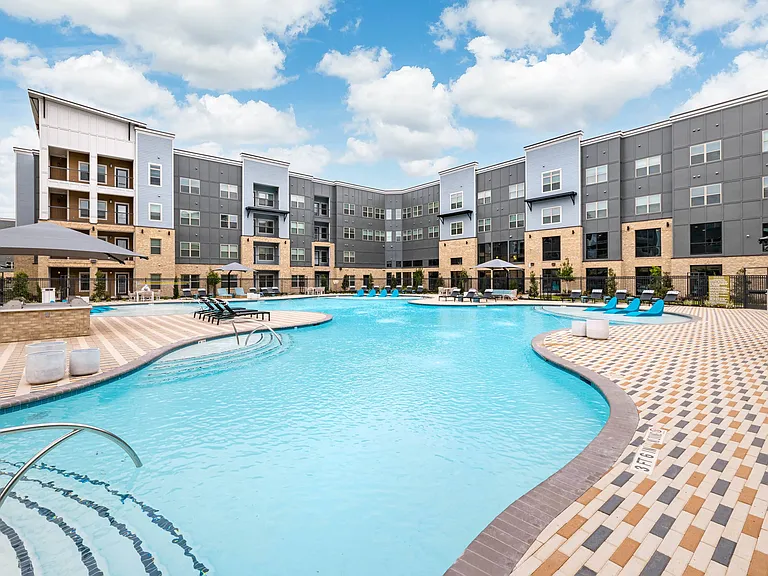Relaxing Salt-Water Pool with Cabana, Wi-Fi, Sun Shelf, and Grill Areas