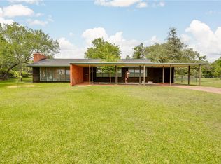 304 Crescent Dr, Bryan, TX 77801