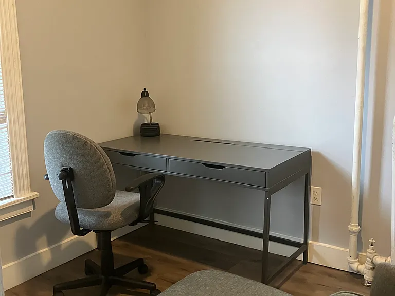 Office with desk & chair (can be used as a 3rd bedroom)