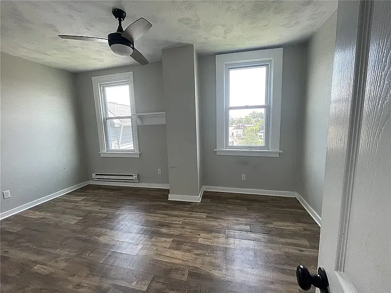 115 Meridan St #1 — Photo 6