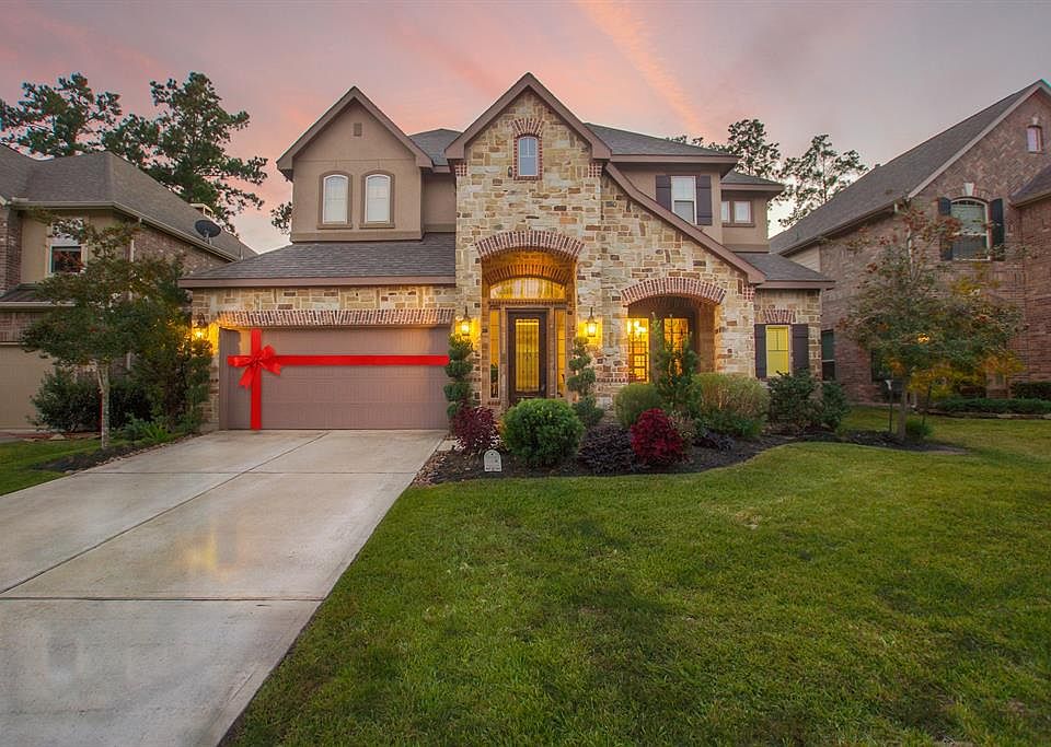 1st image of 11 Canoe Bend Dr