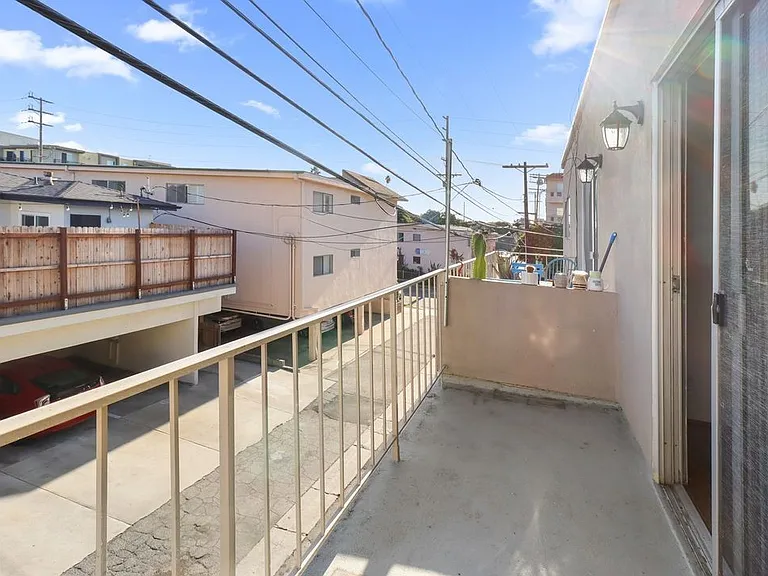 1552 Armacost Ave #9 — Photo 9