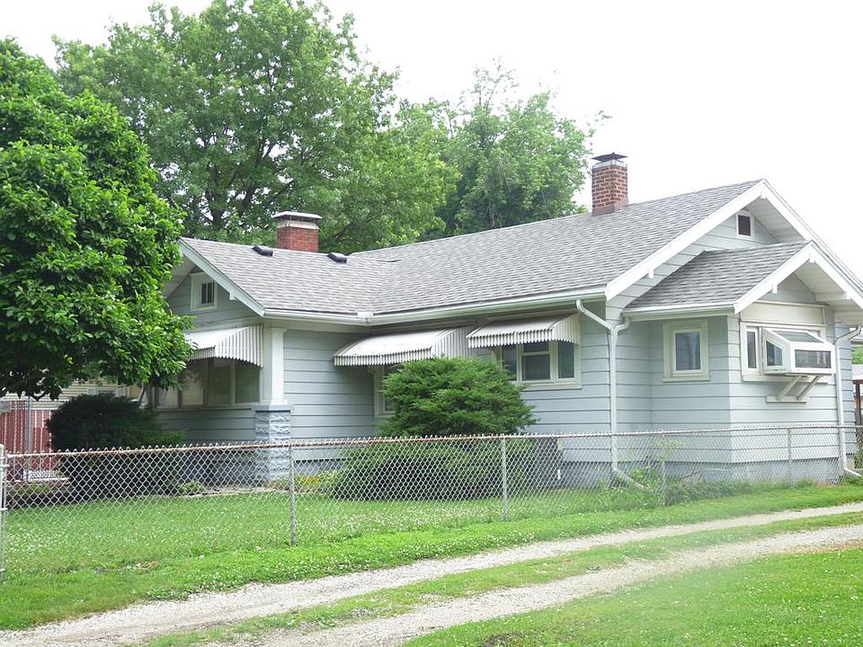 1st image of 208 Brentwood St