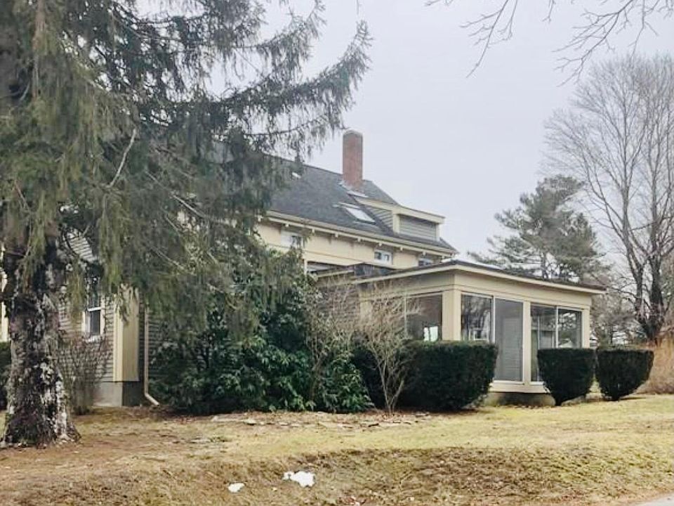 2nd image of 189 Pleasant St #2
