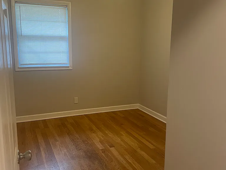 Second bedroom with one window.