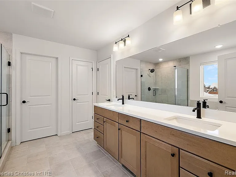 2436 Parkshore Dr — Photo 30