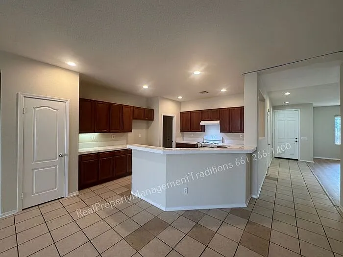 44248 27th St E — Photo 6