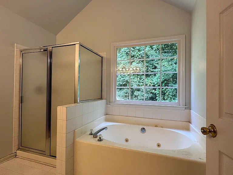 526 Matthew Dr — Photo 12