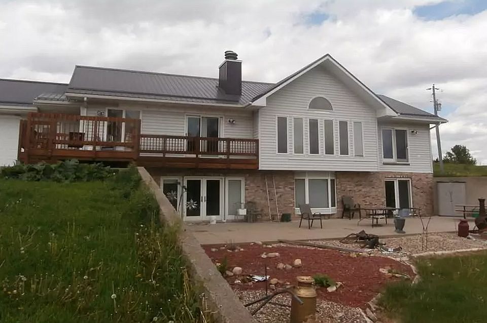 5220 N Rd, Central City, IA 52214 Zillow