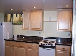 1709 NE 92nd St #B, Seattle, WA 98115