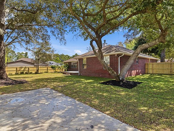 5th image of 2775 Riverside Landing Dr