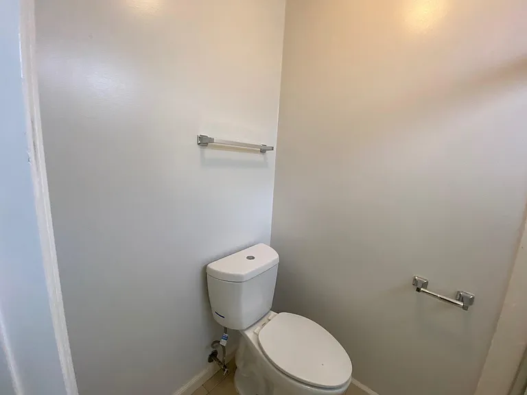 2059 Robin Dr — Photo 27