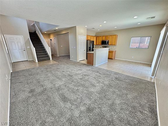 3rd image of 3841 Carisbrook Dr