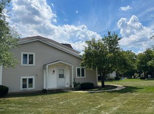 950 Inverrary Ln, Deerfield, IL 60015