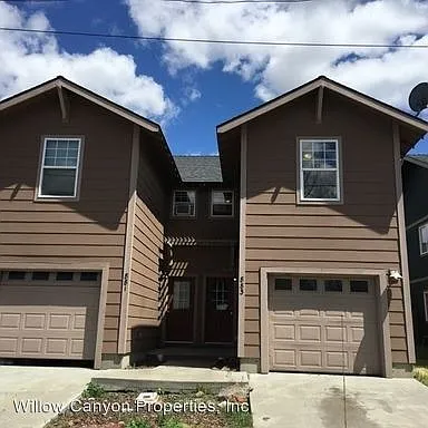 881 SW 2nd St photo 1