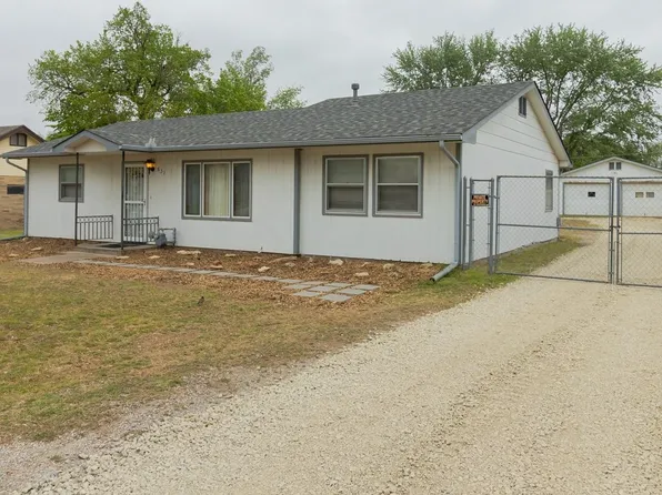 631 E 56th St S, Wichita, KS 67216