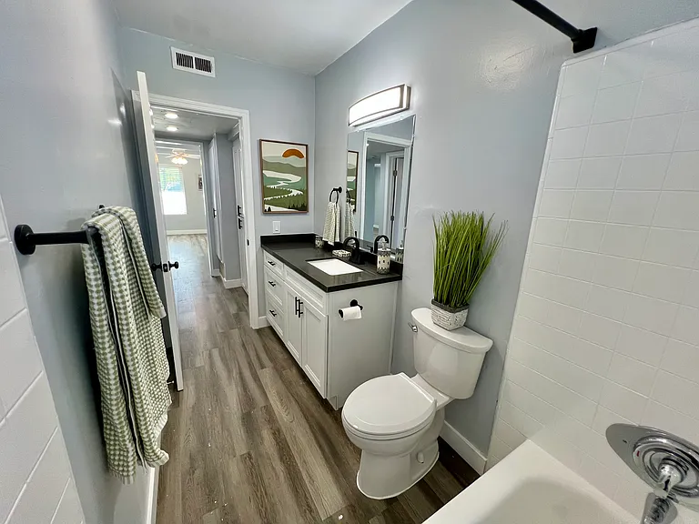 Welcome to Pacific View Apartments — Photo 13