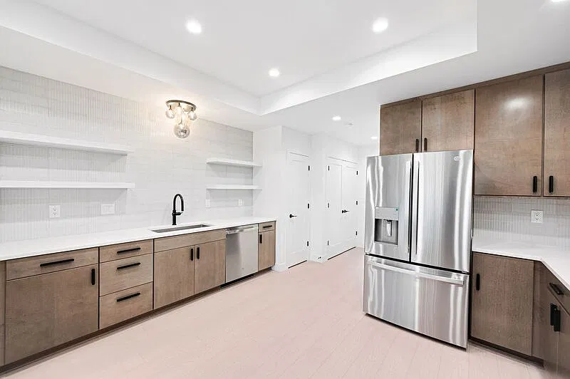 4 bed, 4.5 bath, 2425 sqft, $5,445 — Photo 4