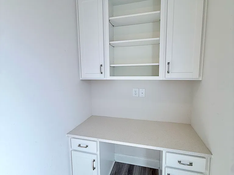 204 Stone River Dr — Photo 13