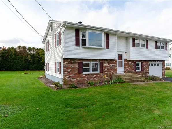 35 Meadow Drive, Waterford, CT 06385