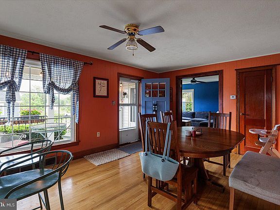4th image of 303 Lee St