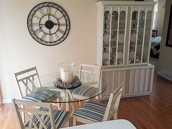 3rd image of 335 Orchard Dr