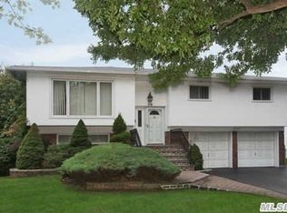 38 Stewart St, Plainview, NY 11803