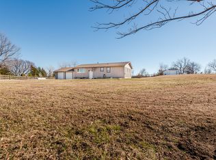 1300 Berry Ln, Wamego, KS 66547