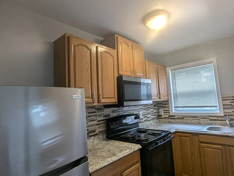 807 Stoll St #1 — Photo 5