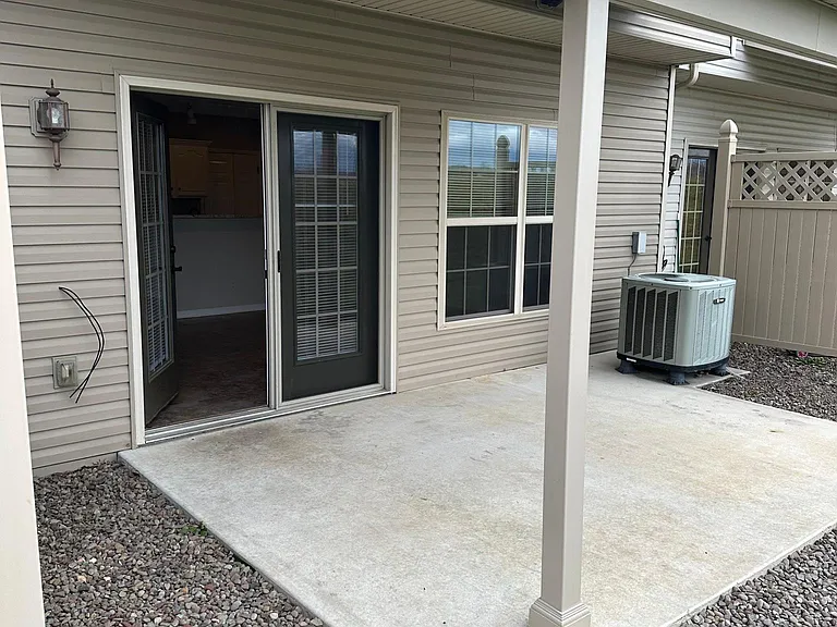 13 Delano Dr — Photo 3