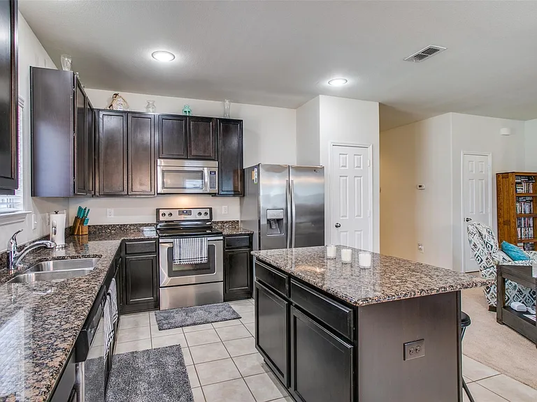 2400 Gelbray Pl — Photo 6