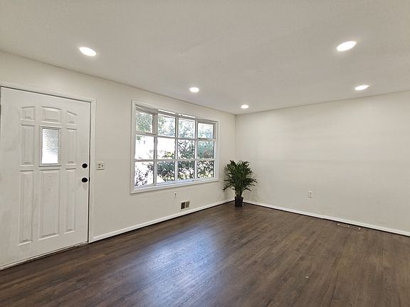 2nd image of 20 N New Prospect Rd