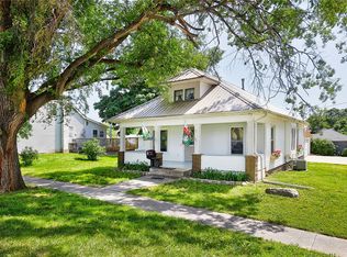 109 N 5th St, Knoxville, IA 50138