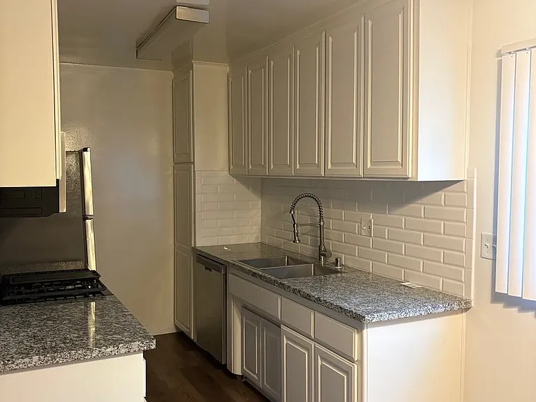 046 - 602 Fairview — Photo 7