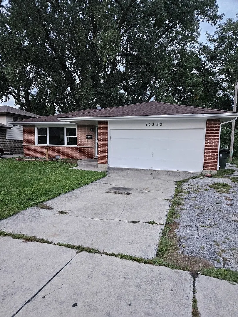 15223 University Ave photo 1