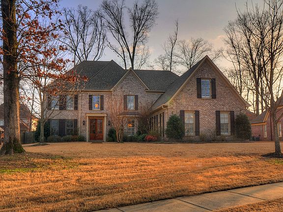 2nd image of 1114 E Old Hearthstone Cir
