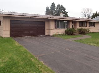 E5074 Mountain View Rd, Ironwood, MI 49938