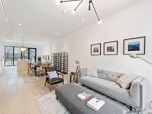 4th image of 563 Putnam Ave #1