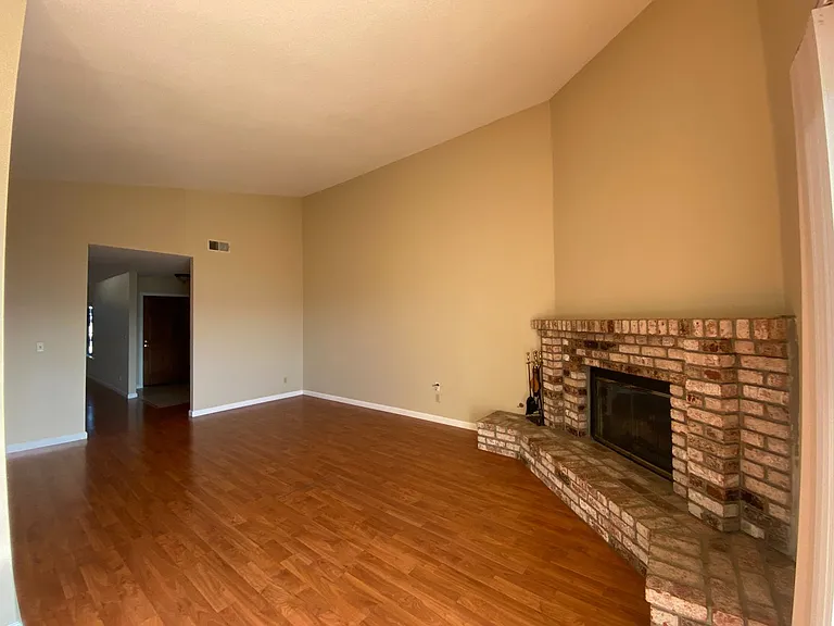 1445 Drolette Way — Photo 6