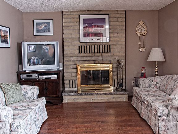 4th image of 539 NE 39th Ct