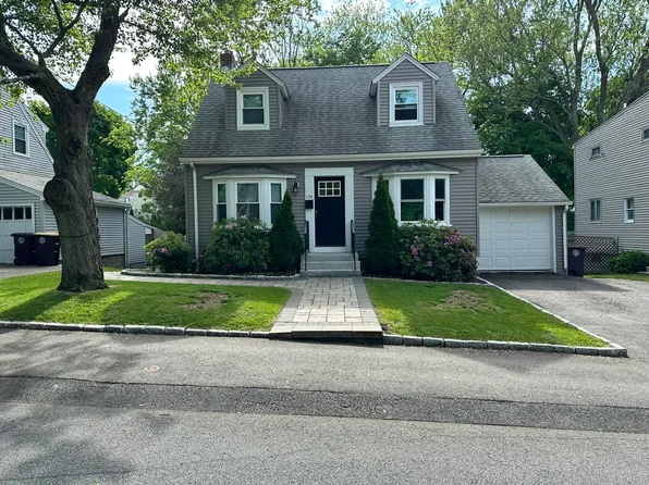 134 Pierce Rd, Weymouth, MA 02188