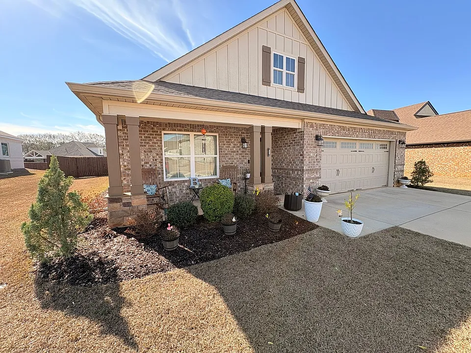 103 Hunters Hill Way