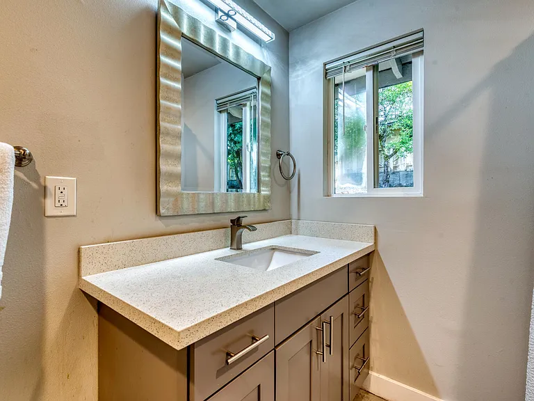 Modern Bathroom