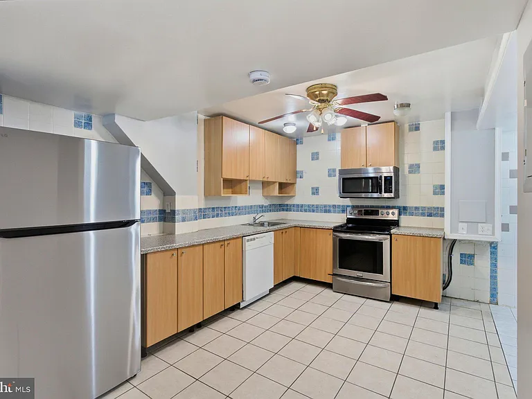 4915 Powell Rd — Photo 15