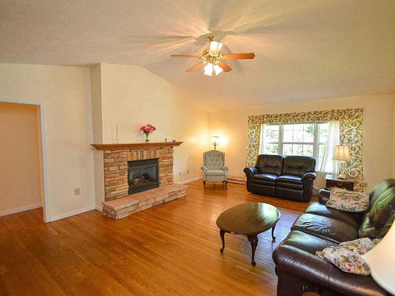 3rd image of 6256 Deerhaven Ln