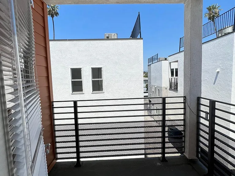 962 N Normandie Ave #962 N NORMANDIE AVE — Photo 6