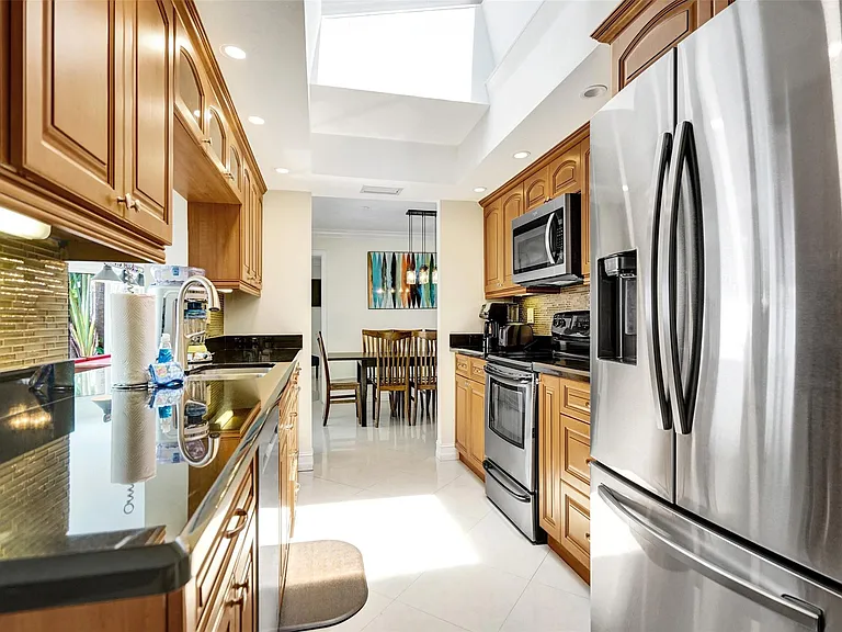 2051 Coral Reef Dr — Photo 12
