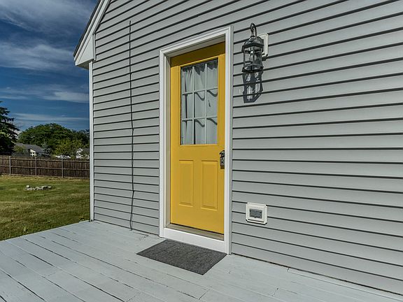 4th image of 35 Sterling Drive
