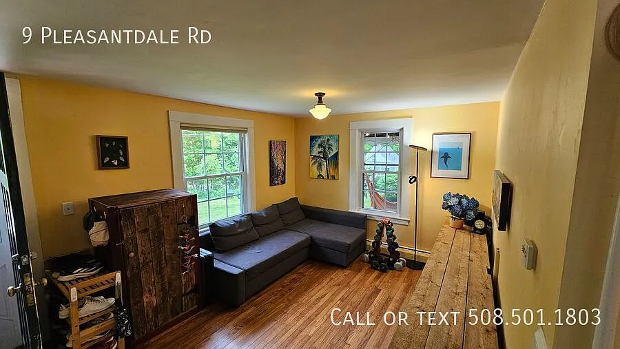 Country Charm Meets Modern Comfort 3BR/2BA in Rutland - Dog Friendly! — Photo 4